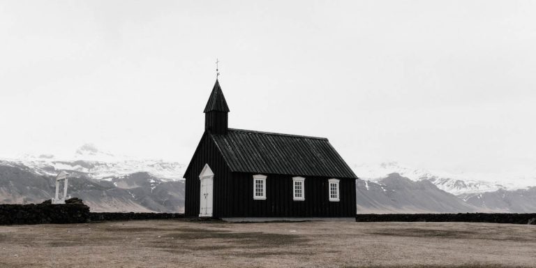 Kampüs Modeline Sahip Kiliselere İlişkin Teolojik Bir Eleştiri: “Kilise” Gerçekten Nedir?